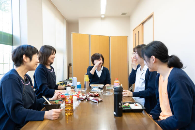 医療事務兼栄養指導の一日（午前中は医療事務、午後は栄養指導のある一日）