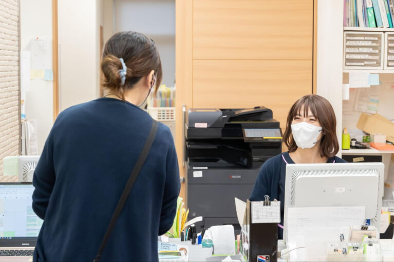 医療事務兼栄養指導の一日（午前中は医療事務、午後は栄養指導のある一日）